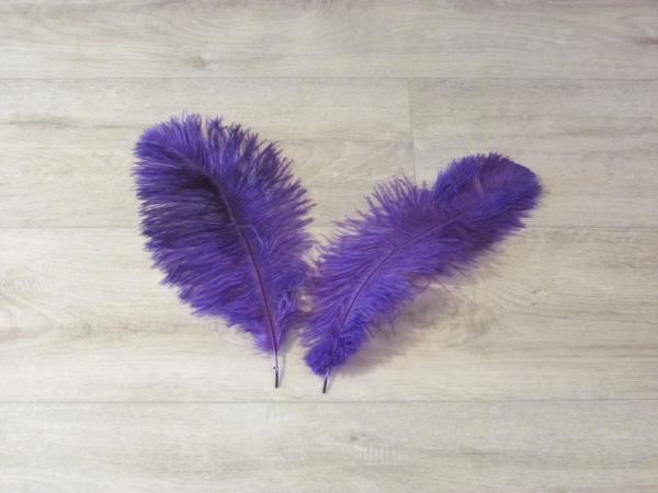 2 Straußenfedern 30 bis 35 cm violett
